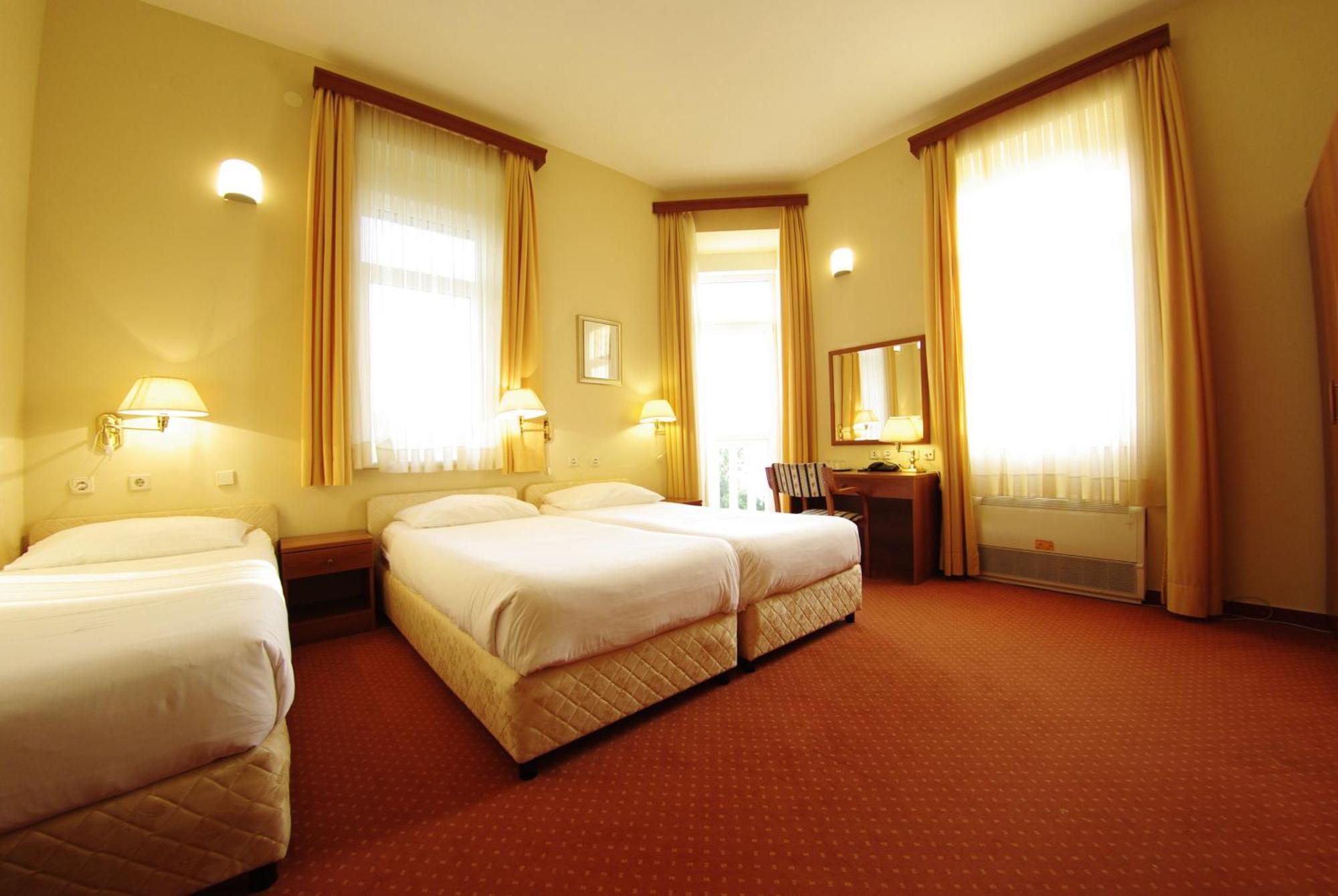 Hotel Vila Ruzica- Glavna Zgrada I Depandanse 茨里克韦尼察 外观 照片