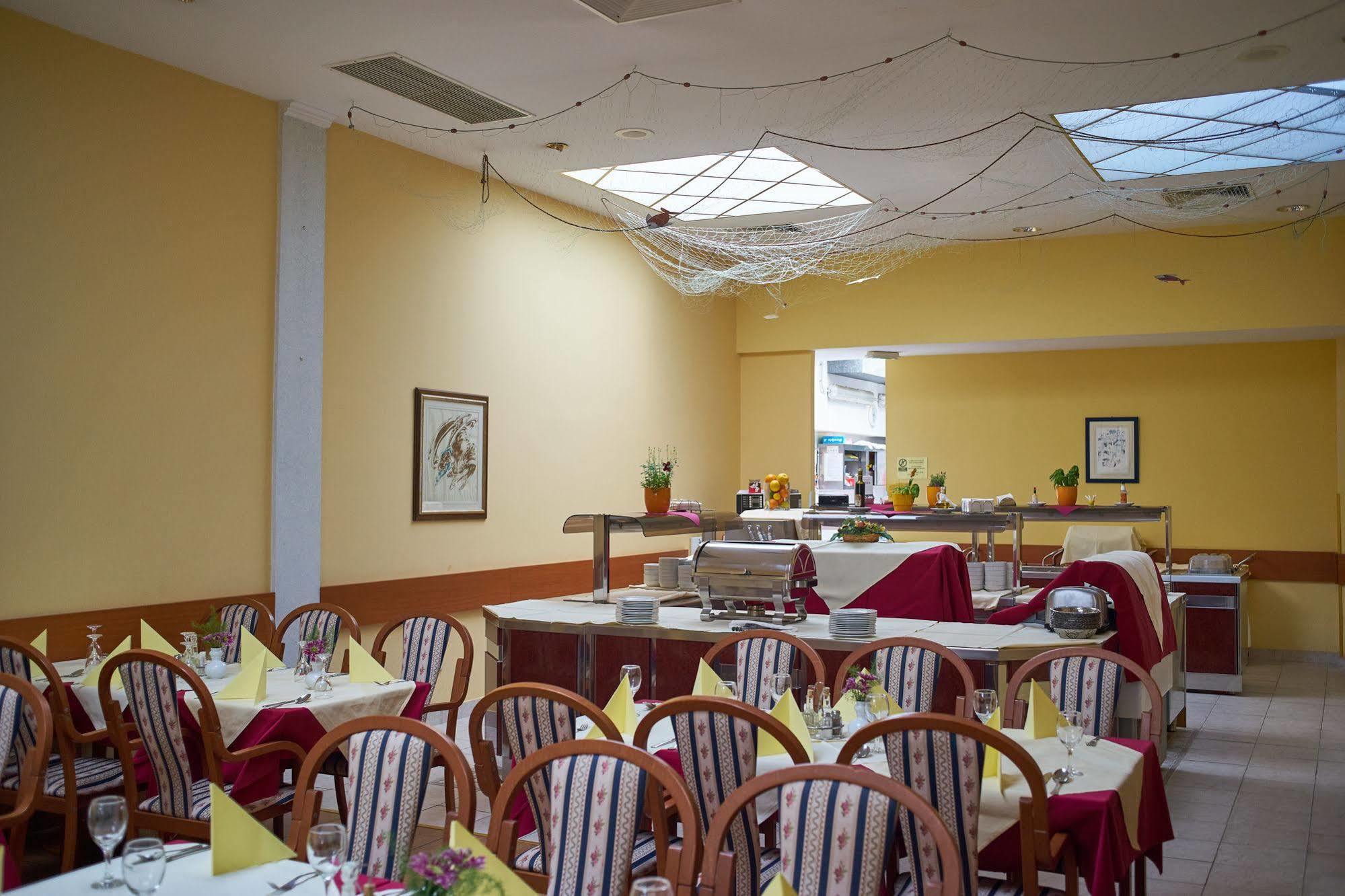 Hotel Vila Ruzica- Glavna Zgrada I Depandanse 茨里克韦尼察 外观 照片