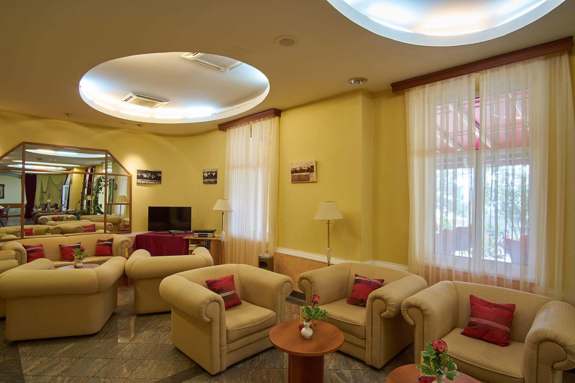 Hotel Vila Ruzica- Glavna Zgrada I Depandanse 茨里克韦尼察 外观 照片