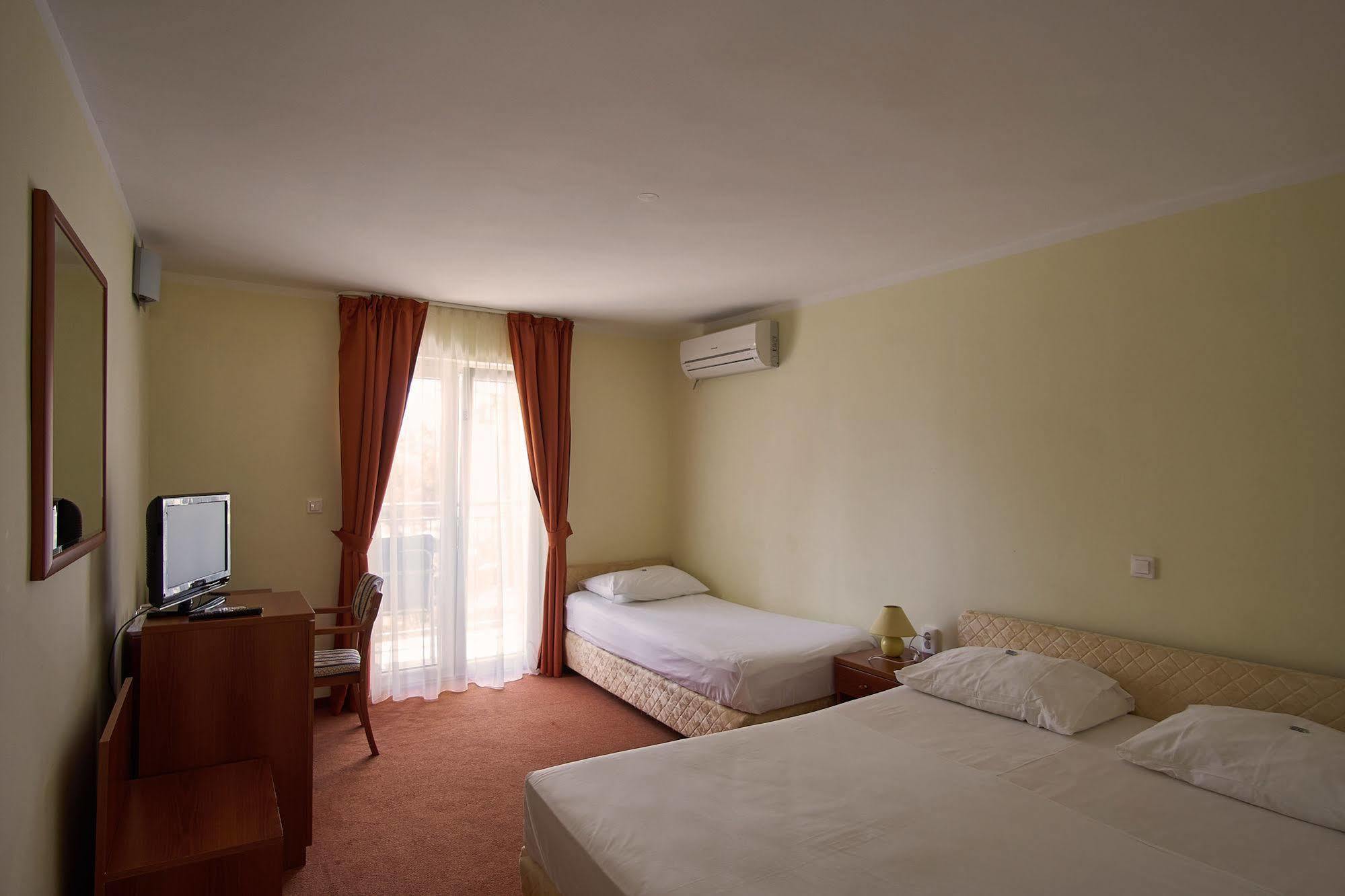 Hotel Vila Ruzica- Glavna Zgrada I Depandanse 茨里克韦尼察 外观 照片