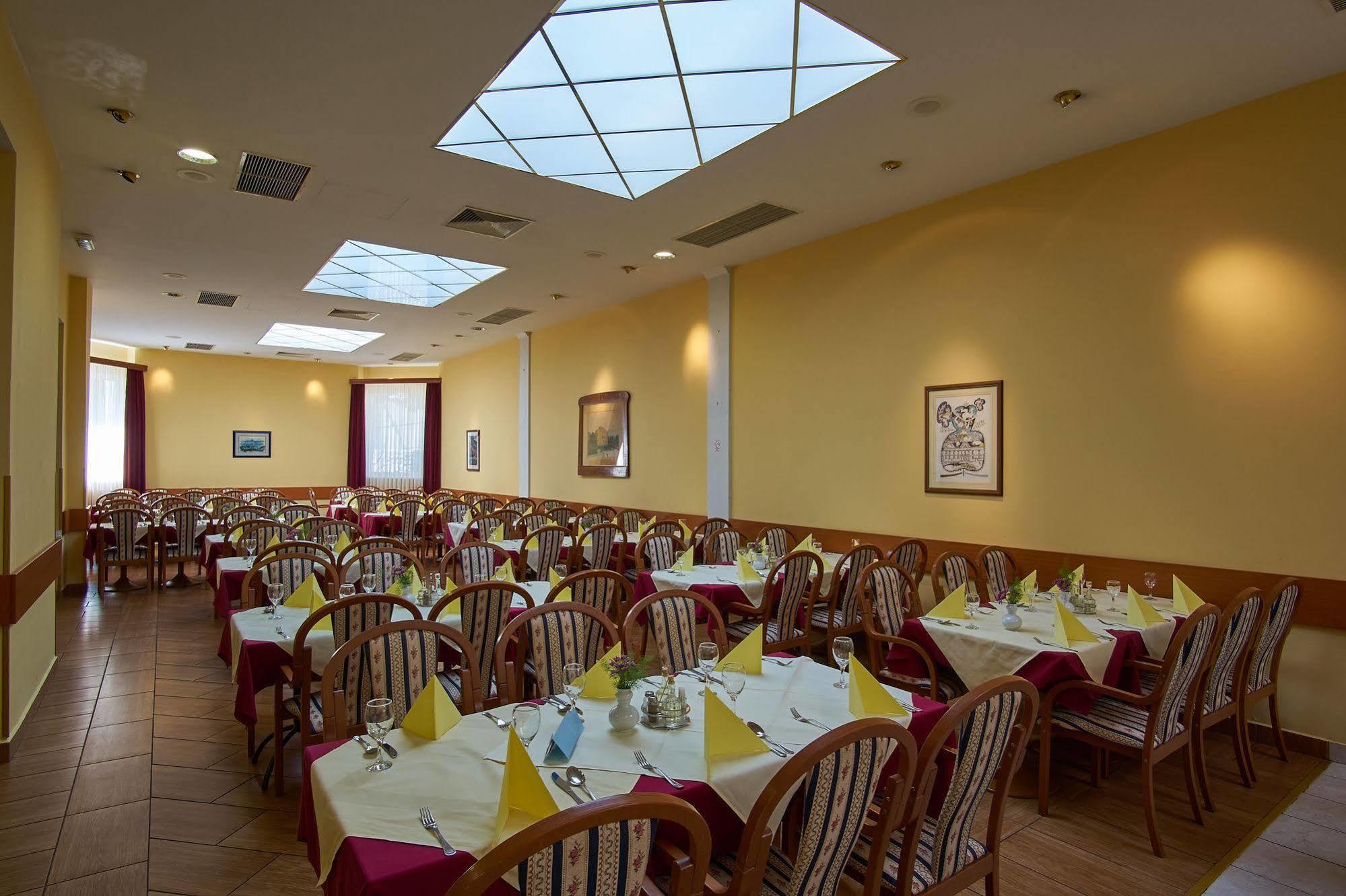 Hotel Vila Ruzica- Glavna Zgrada I Depandanse 茨里克韦尼察 外观 照片
